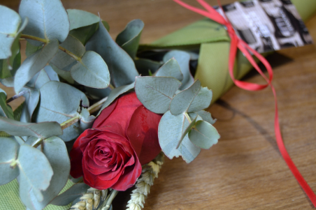 Rosa de Sant Jordi - Cono verde - eucalipto