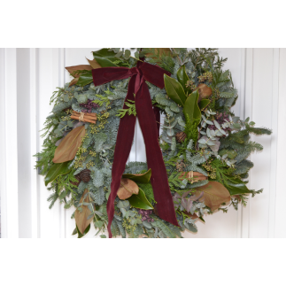 Corona de puerta lazada granate