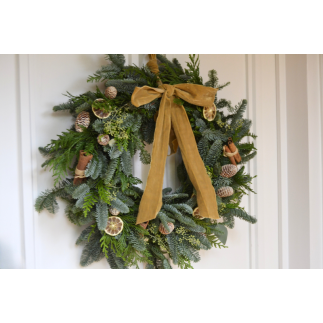 Corona de puerta lazada mostaza