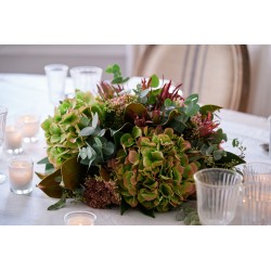 Centro de mesa otoñal con hortensia variada