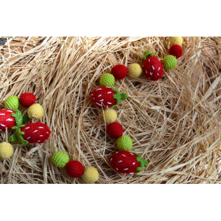 Guirnalda fresitas crochet