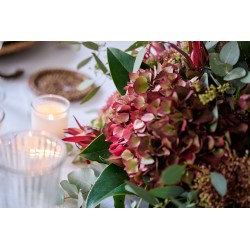 Centro de mesa con hortensia otoñal