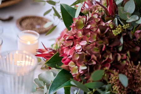 Centro de mesa con hortensia otoñal