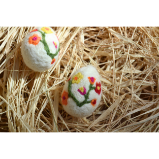 Huevo fieltro flores