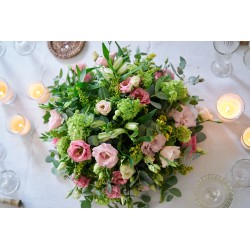 Centro de mesa con flor variada