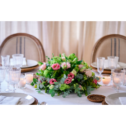 Centro de mesa con flor variada