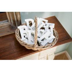 Iniciales y números de madera