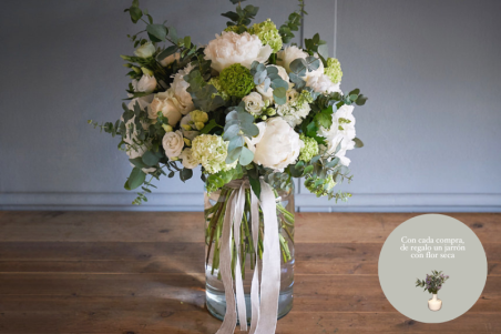 Ramo 12 peonias blancas