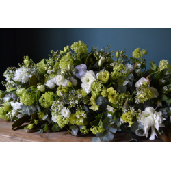 Cojín funerario en blancos y verdes