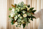 Ramo blancos y verdes con magnolio