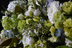 Cojín funerario en blancos y verdes